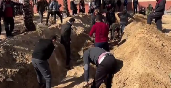 Palestinci kopaju svoje mrtve...