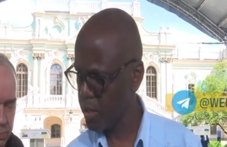 У лажи су кратке ноге... У лажи су кратке ноге...