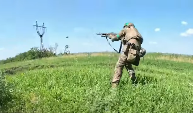 На фронту (Фото: Јутјуб) На фронту (Фото: Јутјуб)