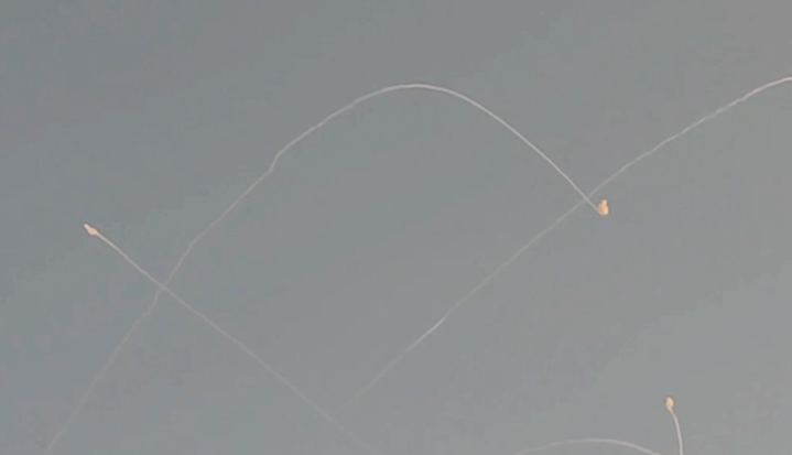 Ракетице против ракетица (Фото: Скриншот) Ракетице против ракетица (Фото: Скриншот)