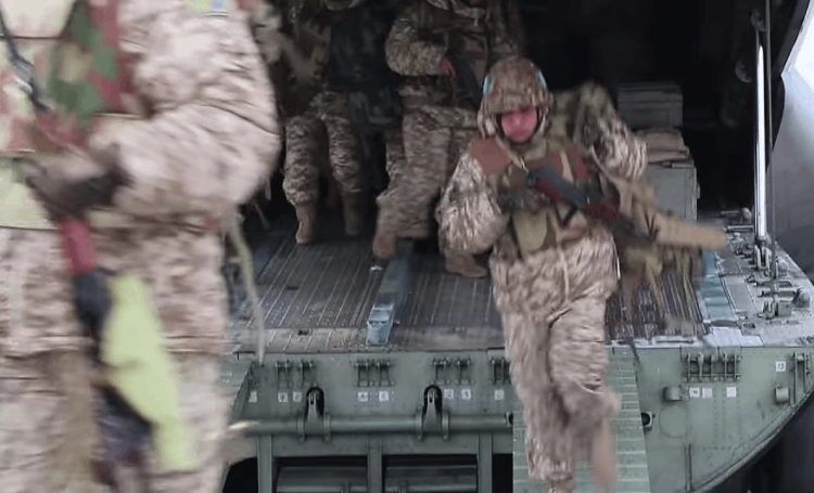 Војска Таџикистана (Фото: Скриншот) Војска Таџикистана (Фото: Скриншот)