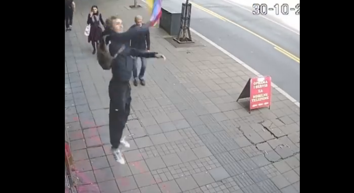 Сад је видиш, сад је не видиш! (Фото: Скриншот) Сад је видиш, сад је не видиш! (Фото: Скриншот)