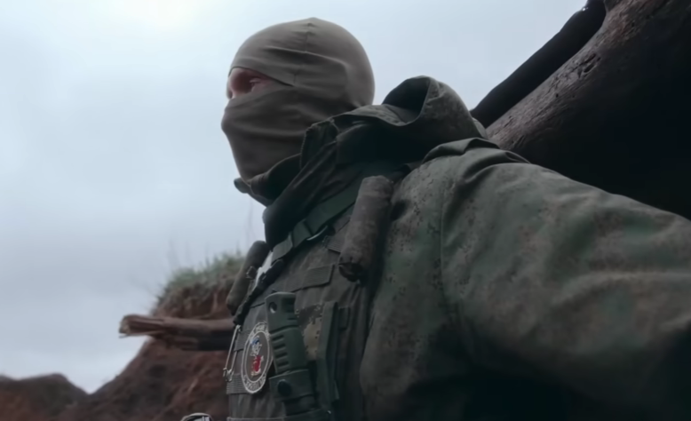 Руски борац у рову... Руски борац у рову...